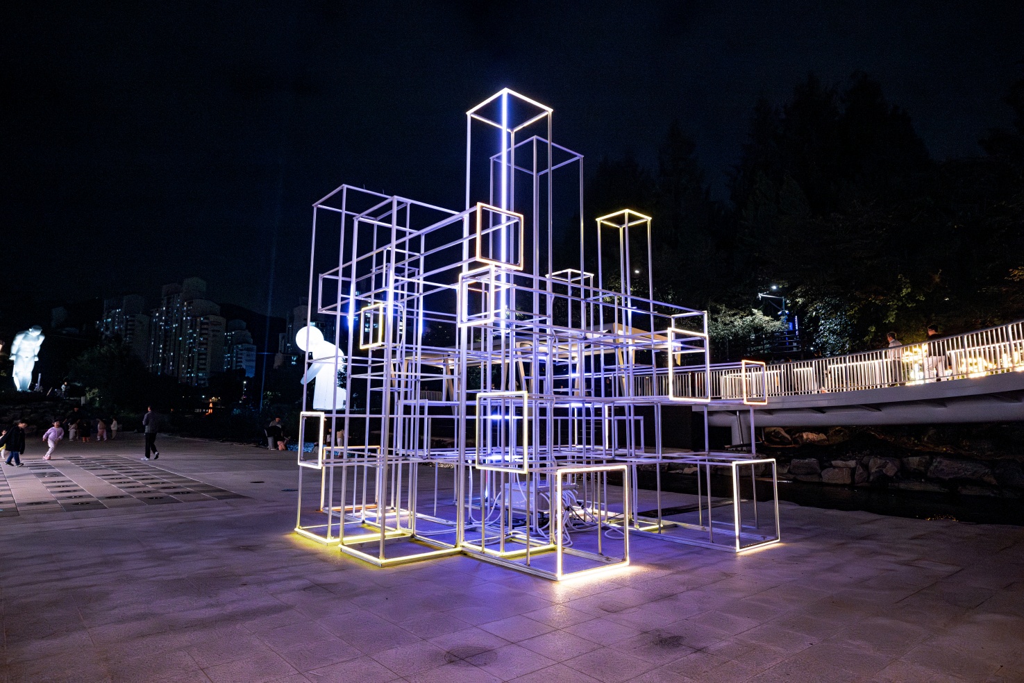 전스튜디오_사건의 재구성_03